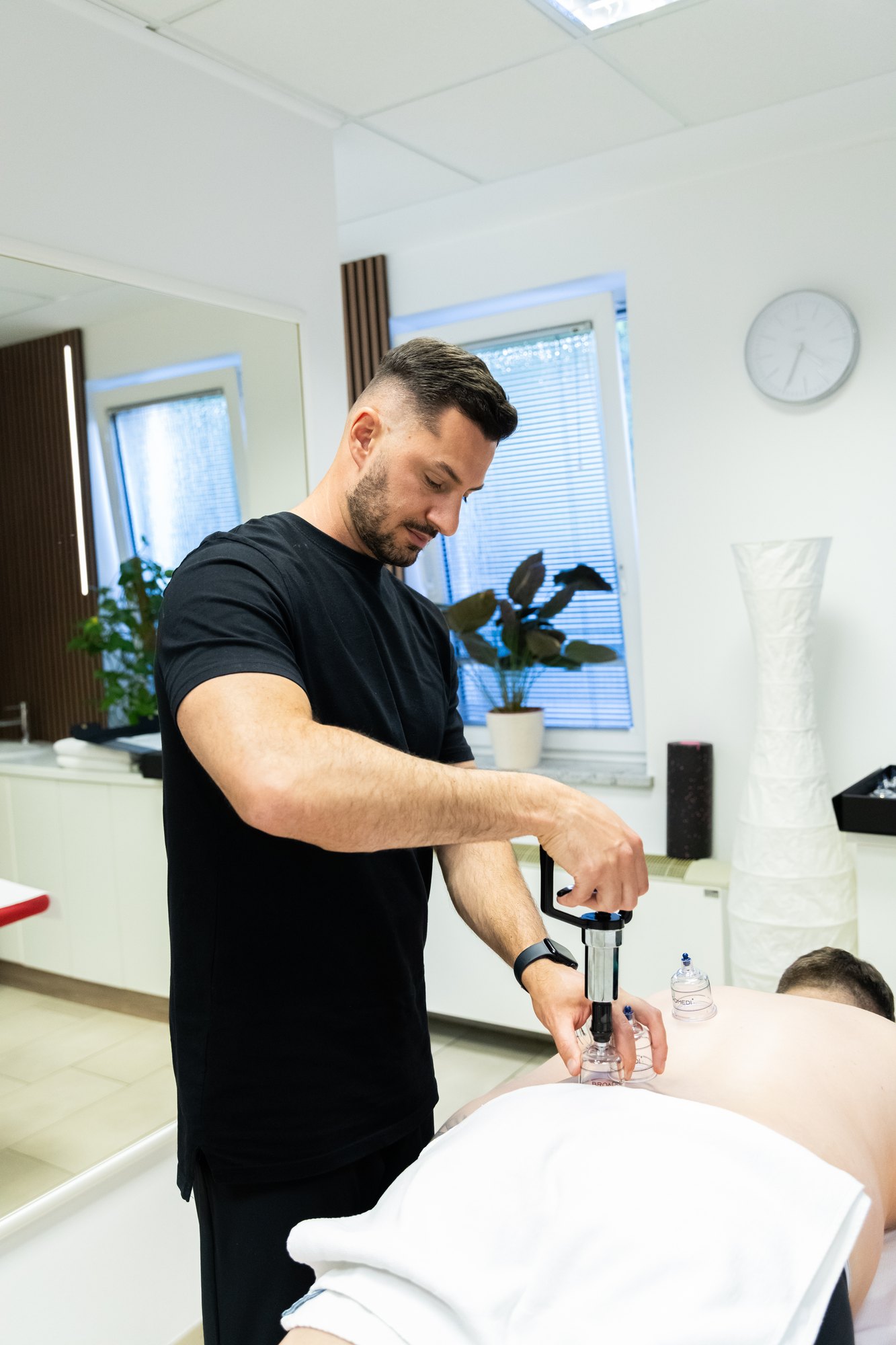 Masaža z ventuzami – fotografija 1